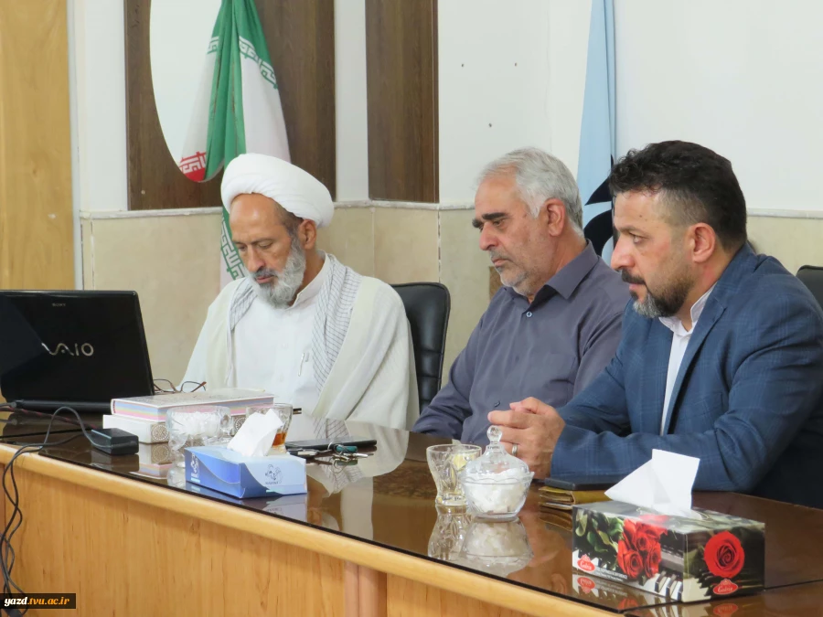 برگزاری نشست اساتید معارف آموزشکده ملی مهارت در آستانه سال تحصیلی جدید
 3