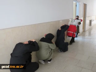 برگزاری مانور پناهگاهی و تخلیه اضطراری در آموزشکده ملی مهارت دختران میبد
 7