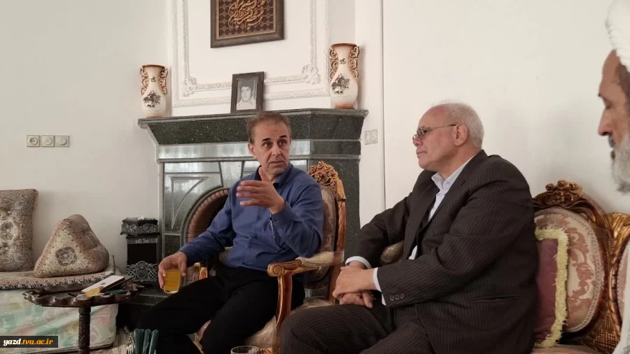 دیدار ریاست دانشگاه ملی مهارت استان یزد و جمعی از مسئولان دانشگاه از جانباز دفاع مقدس 4