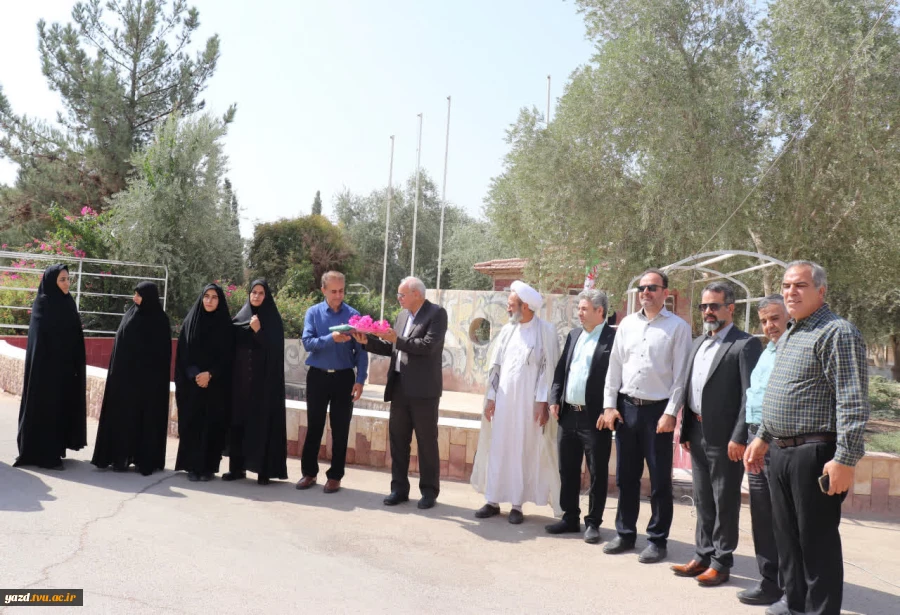 برگزاری آئین اهتزاز پرچم جمهوری اسلامی در دانشگاه ملی مهارت استان یزد 2