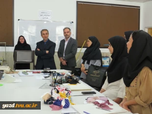 بازدید دکتر محتشمی وهیئت همراه استان از مرکز دختران میبد
 4