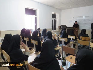 بازدید دکتر محتشمی وهیئت همراه استان از مرکز دختران میبد
 8