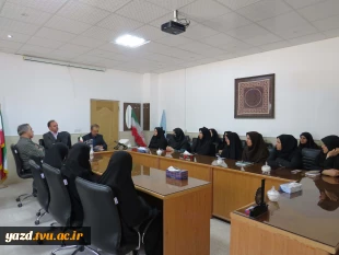 بازدید دکتر محتشمی وهیئت همراه استان از مرکز دختران میبد
 10