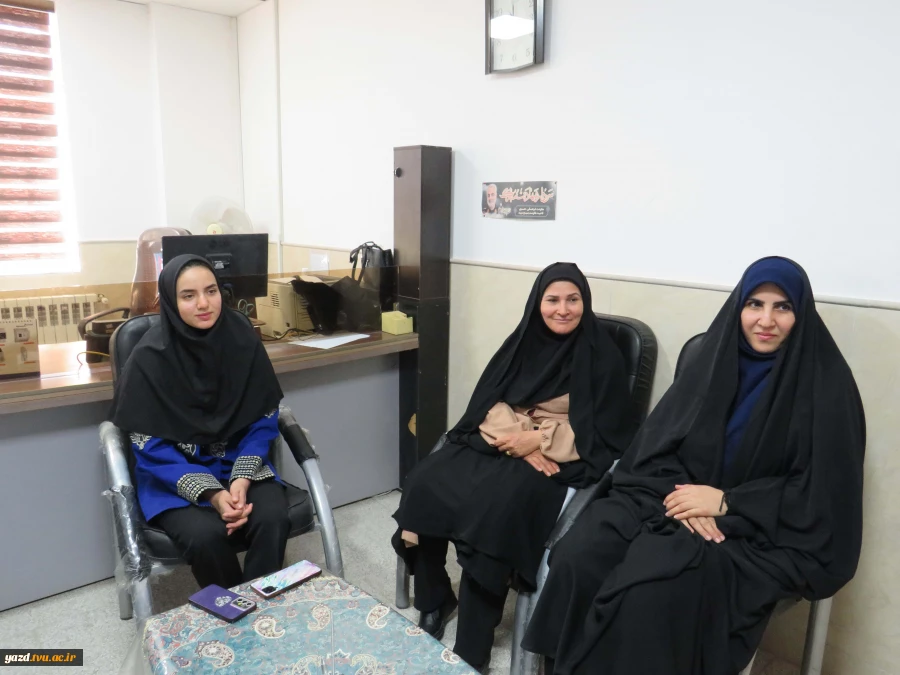 هم‌اندیشی برای ساختن فردایی آرام‌تر؛ نشست مشاوران و دانشجویان همیار در مرکز دختران میبد 5